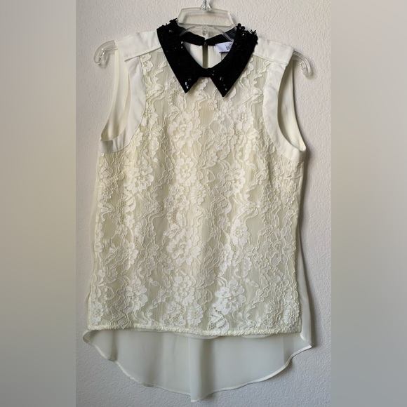 NWT Bell Badgley Mischka Ivory Lace Sleeveless Top/Black Collar/Floral Appliqué - Picture 3 of 12
